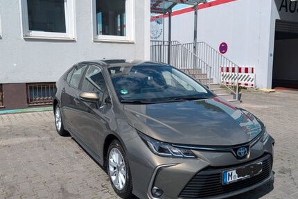 Toyota Corolla 46.000 km 21.500 &euro; München 81245