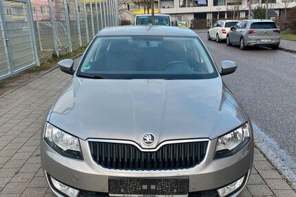 Skoda Octavia 98.550 km 9.300 &euro; München 81825