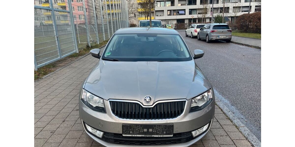 Skoda Octavia 98.550 km 9.300 &euro; München 81825