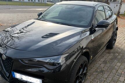 Alfa Romeo Stelvio 14.500 km 89.900 € Riemerling 85521