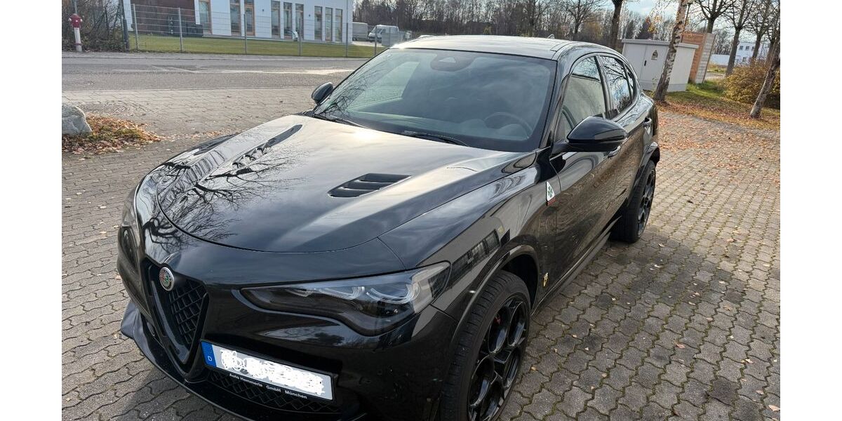 Alfa Romeo Stelvio 14.500 km 89.900 &euro; Riemerling 85521