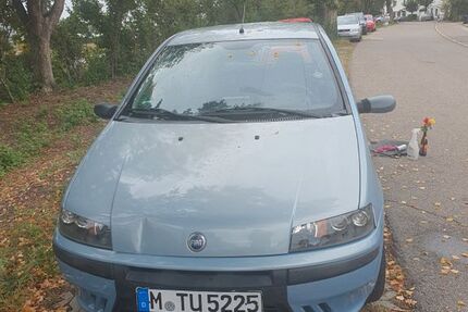 Fiat Punto 170.000 km 850 &euro; Röhrmoos 85244