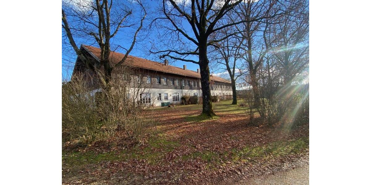 Dachgeschoßwohnung Oberpframmern - 3.5 Zimmer, 225 m&sup2;, 2.900&euro; | Angebot:26165292