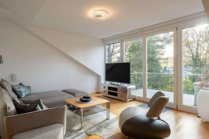 Hochwertig ausgebaute 3-Zimmer-Dachgeschosswohnung (2006) - stilvoll möbliert mit Südwest-Terrasse 3 zimmer