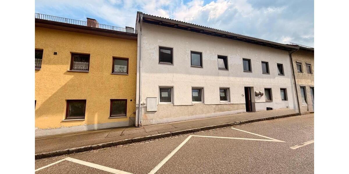 Reihenhaus München Schwabing-Freimann - 6 Zimmer, 145 m&sup2;, 249.000&euro; | Angebot:26283542