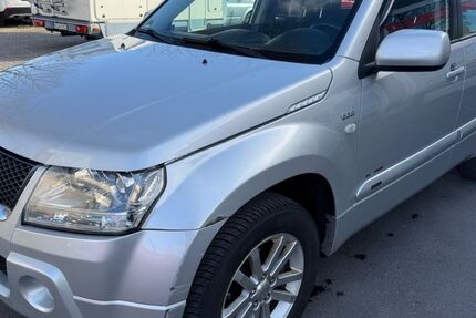 Suzuki Grand Vitara 82.000 km 5.900 &euro; München Trudering-Riem 81825