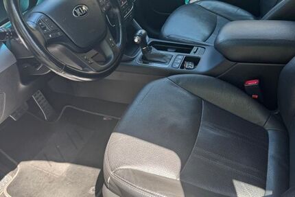 Kia Sorento 174.000 km 10.000 € München 80636