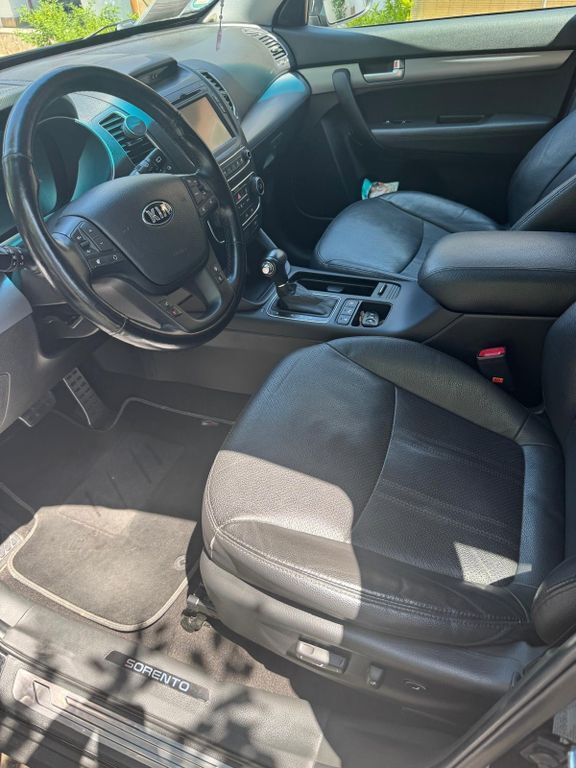 Kia Sorento 174.000 km 10.000 € München 80636