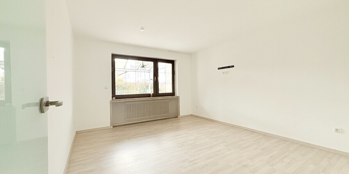 ***Sanierte Doppelhaushälfte mit Einliegerwohnung – Ruhig, familienfreundlich, bezugsbereit*** - Doppelhaushälfte München Pasing-Obermenzing | Angebot:25918949