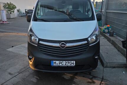 Opel Vivaro 195.000 km 11.000 &euro; München 80809