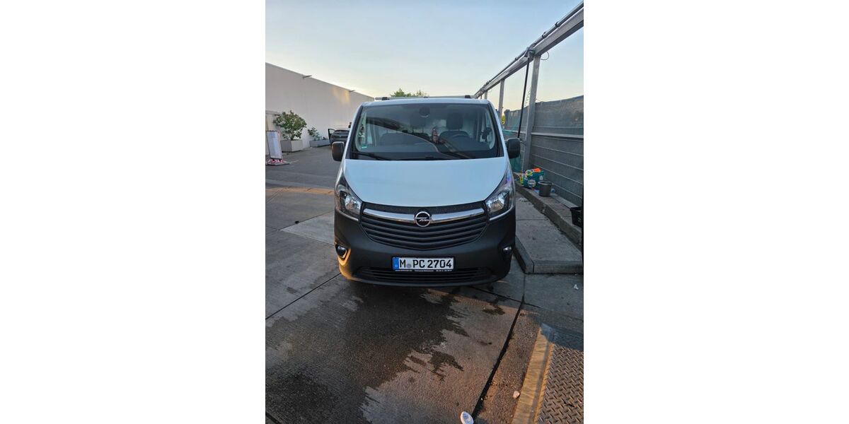 Opel Vivaro 195.000 km 11.000 &euro; München 80809