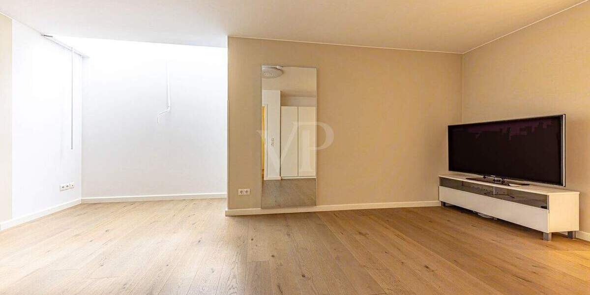 Eleganz trifft Nachhaltigkeit: Teil­möblierte Doppelhaushälfte mit Premiumausstattung zu vermieten 6 zimmer