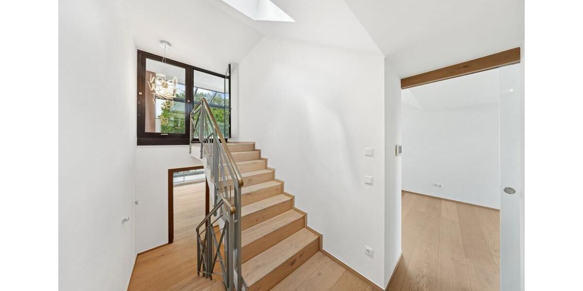 Exklusives Reiheneckhaus zur Miete in Nymphenburg 5 zimmer