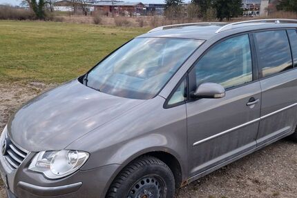 VW Touran 208.601 km 2.199 &euro; Starnberg 82319