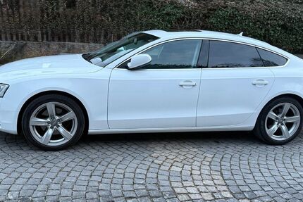 Audi A5 130.000 km 14.350 &euro; München 81371