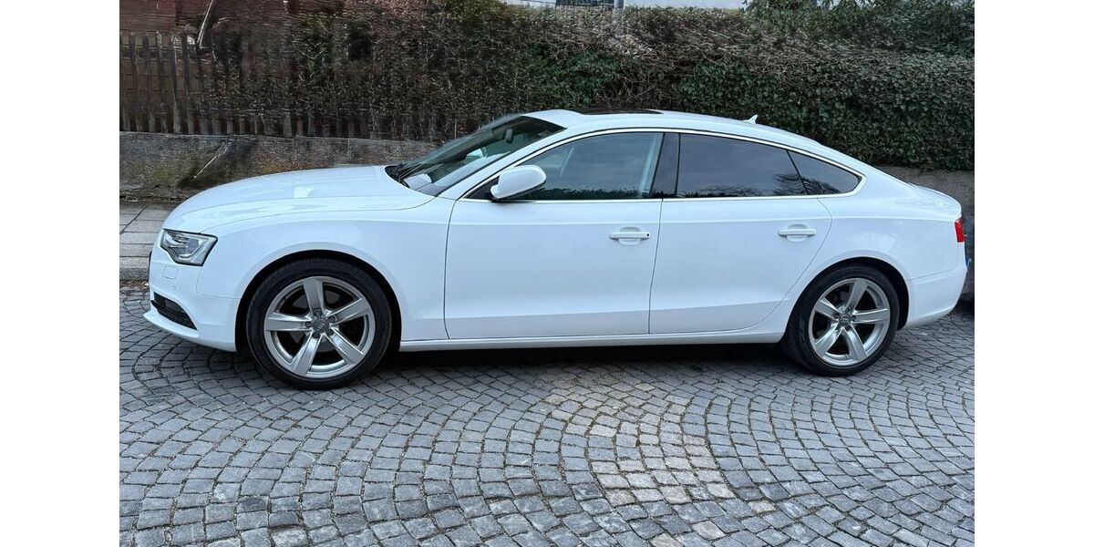 Audi A5 130.000 km 14.350 &euro; München 81371