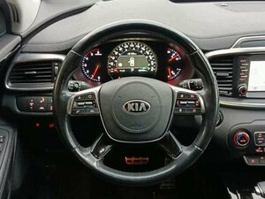 Kia SORENTO 2.2D AWD AT8 PLATINUM Pano HeadUp AHK 59.902 km 27.460 &euro; Höhenkirchen-Siegertsbrun 85635
