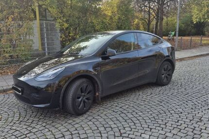 Tesla Model Y 29.500 km 36.900 € München 81377