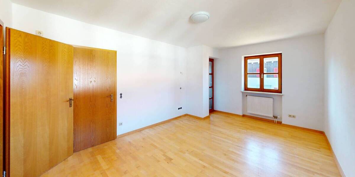 Doppelhaushälfte Holzkirchen - 8 Zimmer, 193 m&sup2;, 1.125.000&euro; | Angebot:25662934