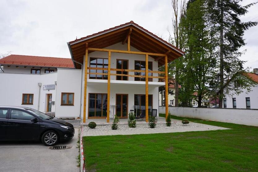 Moderne & helle EG-Gewerbeeinheit mit Außenfläche in Heimstetten Kirchheim