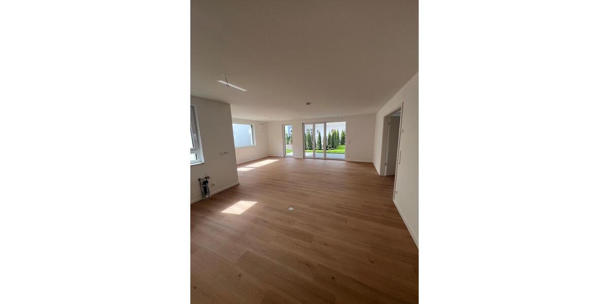 Terrassenwohnung Germering - 3 Zimmer, 98 m&sup2;, 2.095&euro; | Angebot:26534791
