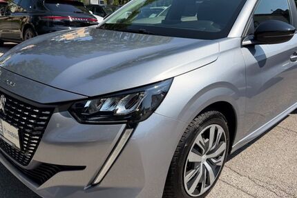 Peugeot 208 136.786 km 12.900 &euro; München 81243