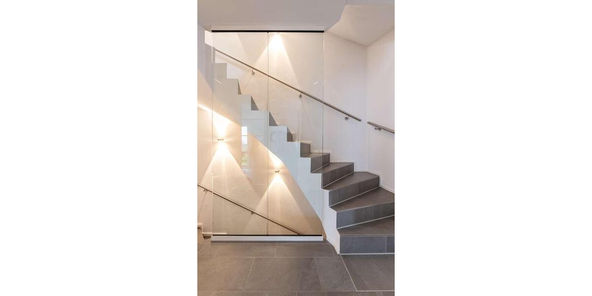 Doppelhaushälfte München Bogenhausen - 7 Zimmer, 241 m&sup2;, 5.890&euro; | Angebot:23807221