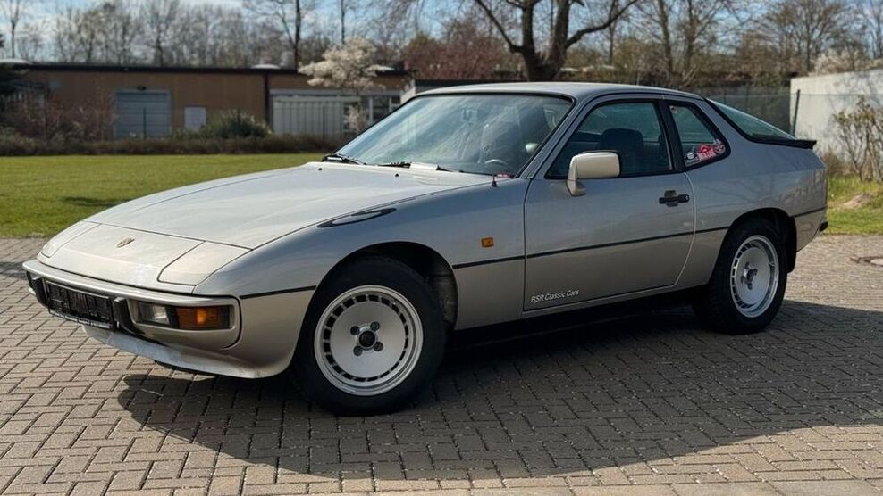 924