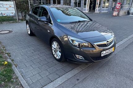 Opel Astra 81.000 km 6.700 &euro; München 80933