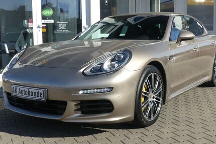 Porsche Panamera 31.376 km 69.890 &euro; München 80687