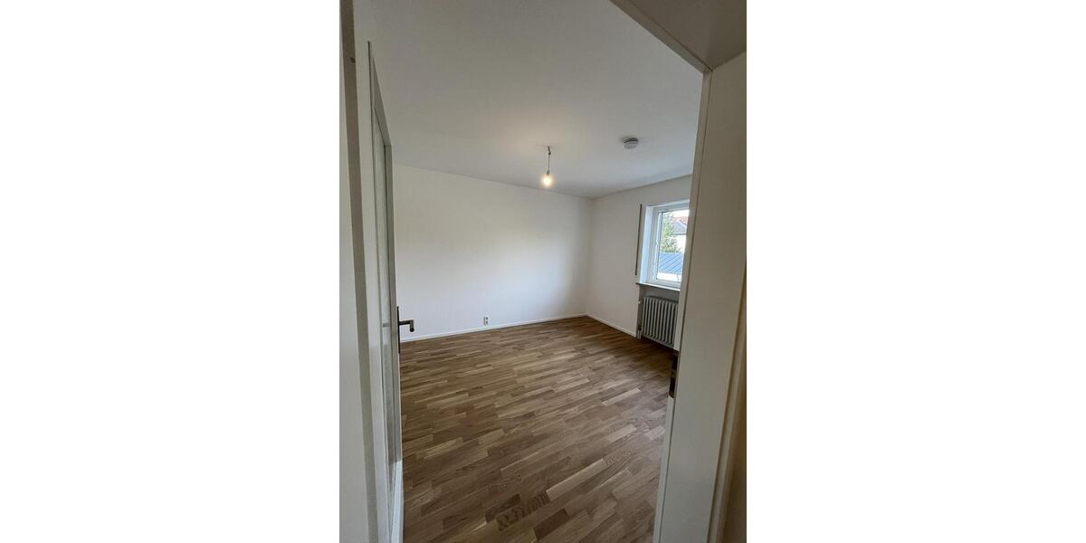 Doppelhaushälfte Fürstenfeldbruck - 6 Zimmer, 154 m&sup2;, 2.400&euro; | Angebot:24793327