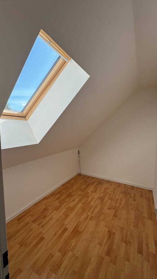WEIGERT: SINGLES aufgepasst! Teilrenovierte 2-Zimmer-Wohnung in ruhiger Lage in Laim