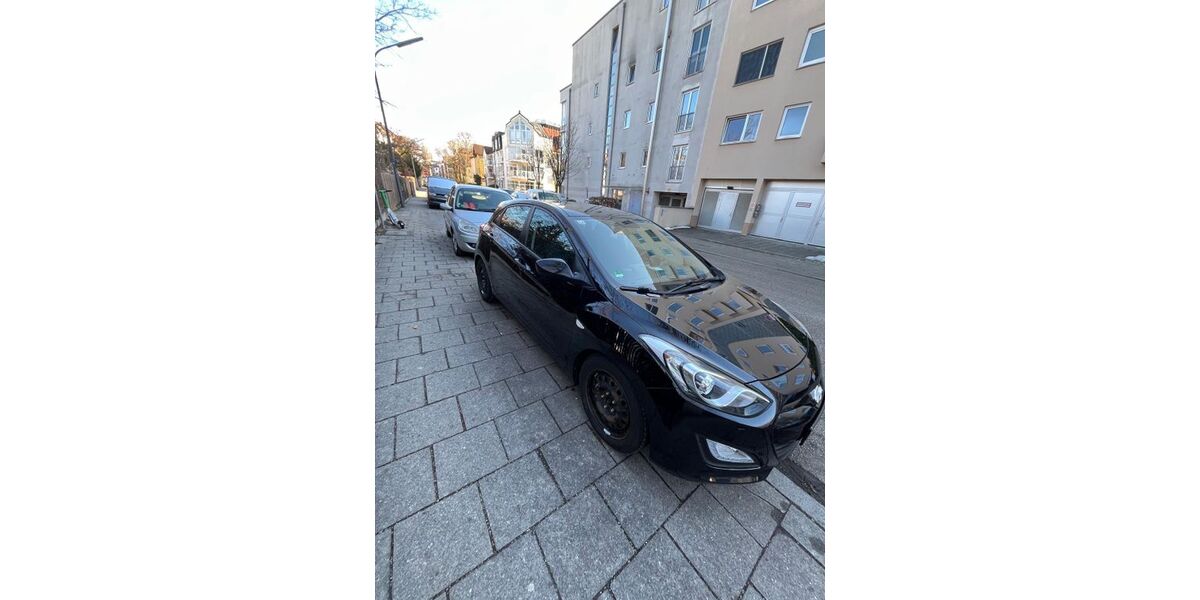 Hyundai i30 157.000 km 8.100 &euro; München 80809