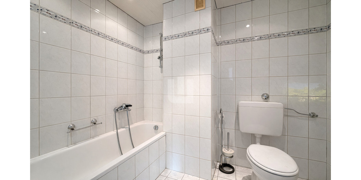 WINDISCH - frisch renovierte 3-Zi.-Wohnung mit Garten - ideal für Singles oder Paare - bezugsfrei! - Erdgeschoßwohnung Gröbenzell | Angebot:24862429