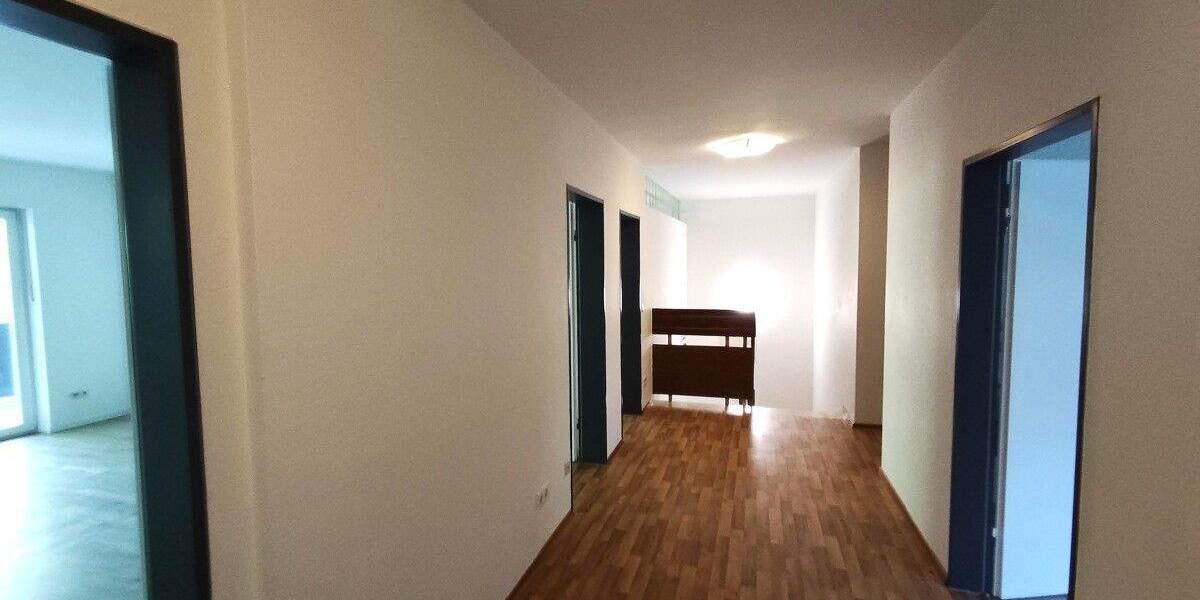 Toplage, stark renovierungsbedürftig 4 zimmer