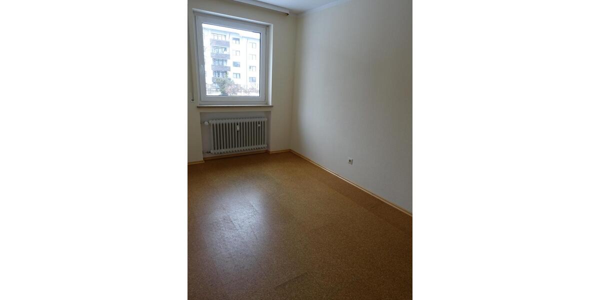 Hochparterre Holzkirchen - 3.5 Zimmer, 84 m&sup2;, 1.300&euro; | Angebot:25782830