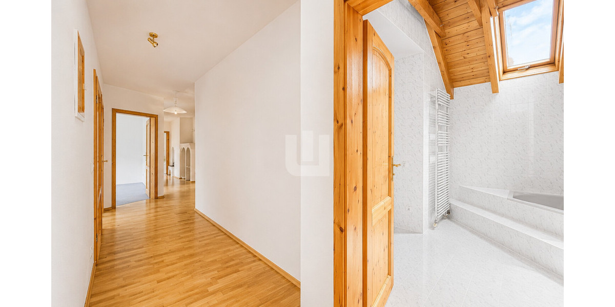 WINDISCH – Moderne und großzügige 4-Zimmer-Wohnung nahe 5-Seen-Land – ideal für Paare – bezugsfrei! - Etagenwohnung Schöngeising | Angebot:26744889