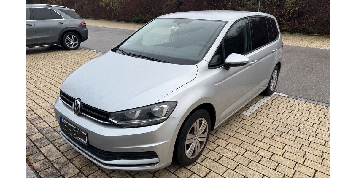 VW Touran 105.296 km 11.800 &euro; Krailling 82152