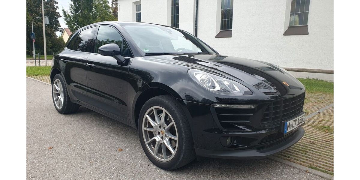 Porsche Macan 223.000 km 27.990 &euro; München 81827