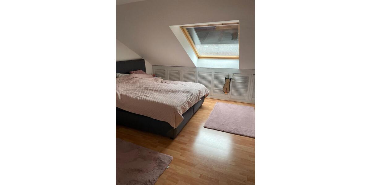 Dachgeschoßwohnung München Allach-Untermenzing - 4 Zimmer, 81 m&sup2;, 1.500&euro; | Angebot:26447552