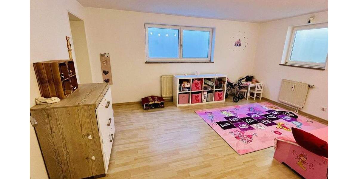 Etagenwohnung Gilching Neugilching - 2 Zimmer, 105 m&sup2;, 2.100&euro; | Angebot:25716941