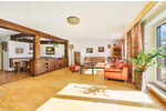 WINDISCH ImmobilieN - Haus in Haus: 4 Zimmer über 2 Etagen zentral & ruhig in Gröbenzell!