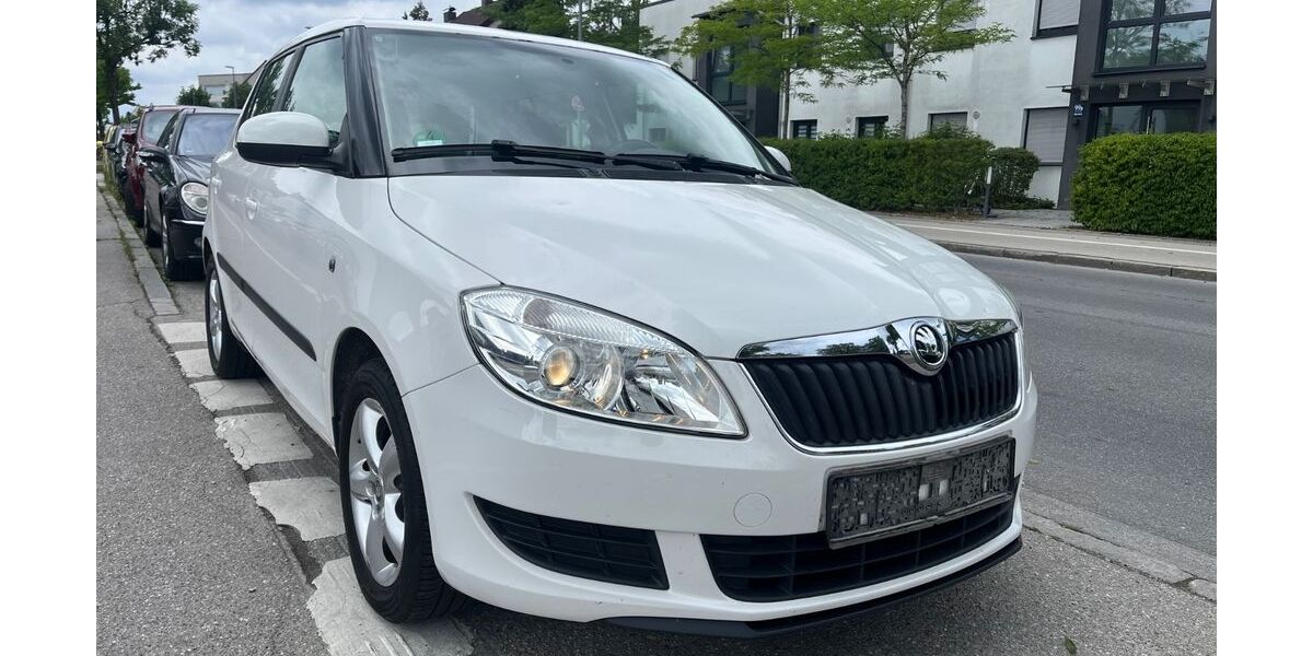 Skoda Fabia 182.000 km 2.999 &euro; München 81825