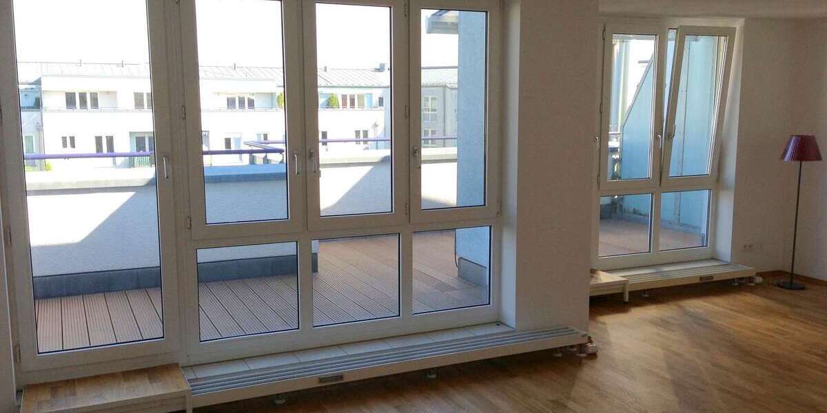 Zum Sommerbeginn: frei werdende Dachterrassen-Wohnung in Bogenhausen (Erbpacht) - Dachgeschoßwohnung München Bogenhausen | Angebot:26421627