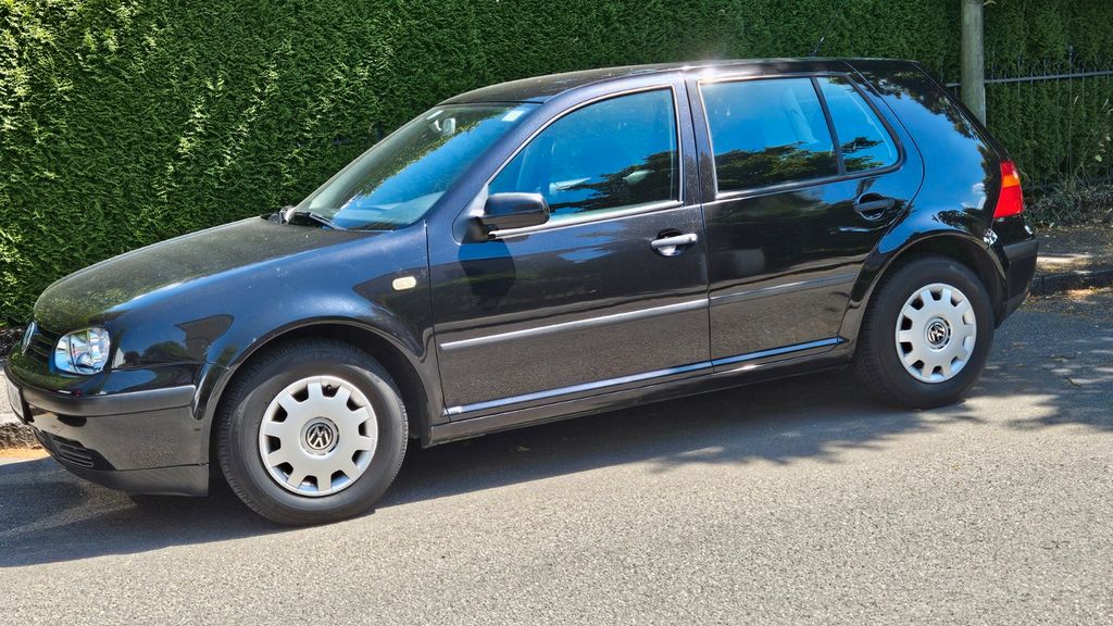 VW Golf 95.000 km 4.000 &euro; München 81677