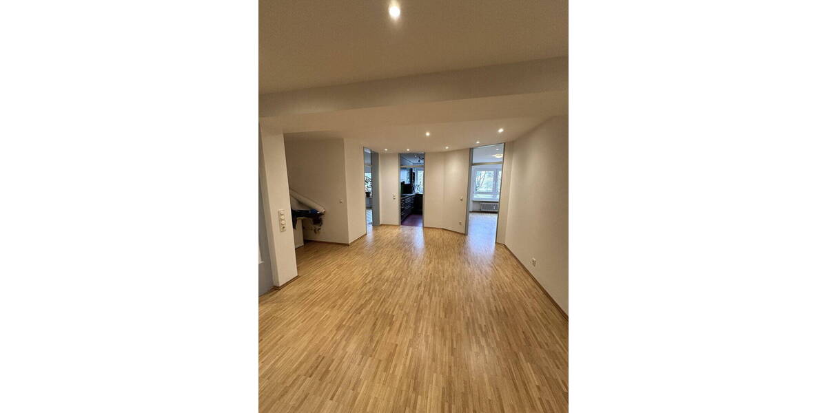 Etagenwohnung München Thalk.Obersendl.-Forsten-Fürstenr.-Solln - 5 Zimmer, 125 m&sup2;, 2.300&euro; | Angebot:26791679