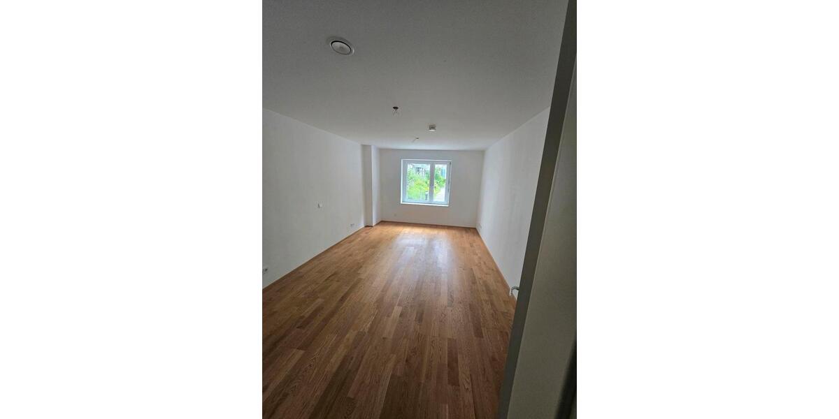 Erdgeschoßwohnung München Bogenhausen - 2.5 Zimmer, 116 m&sup2;, 2.238&euro; | Angebot:26525664