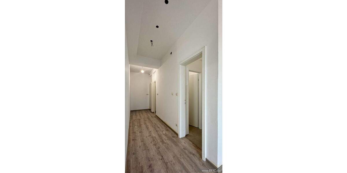 Gewerbeobjekt Fürstenfeldbruck - 9 Zimmer, 228 m&sup2;, 3.420&euro; | Angebot:25699499