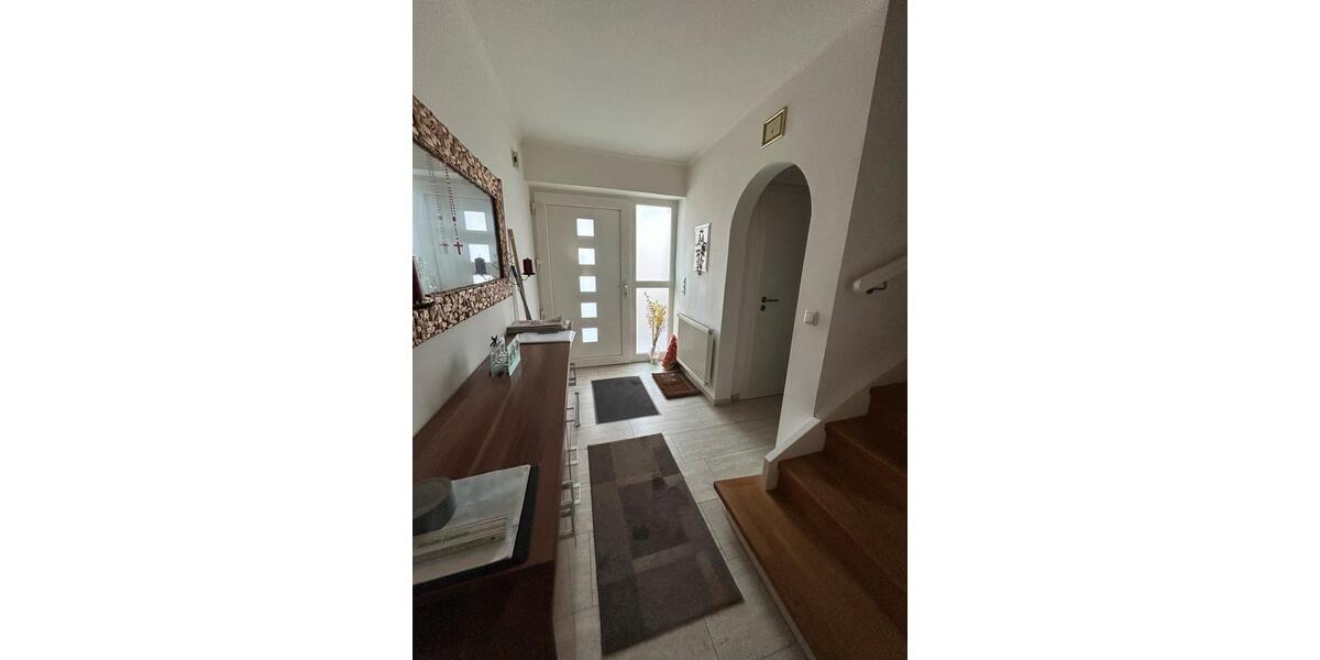 Reihenhaus München Schwabing-Freimann - 6 Zimmer, 133 m&sup2;, 1.100&euro; | Angebot:25782688