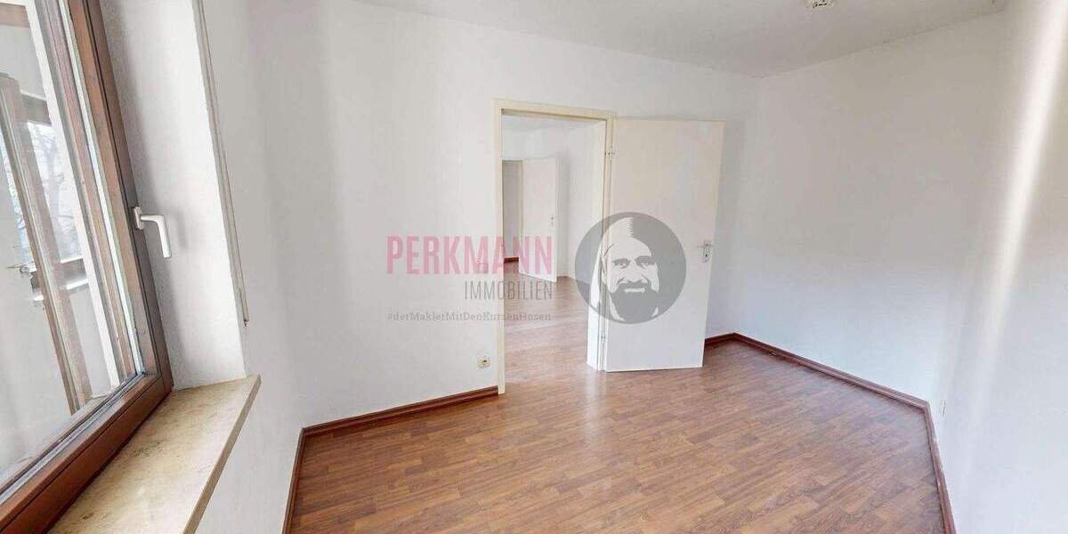 Handwerkertraum 1,5 Zimmer Wohnung mit Balkon und TFG Stellplatz 1 zimmer